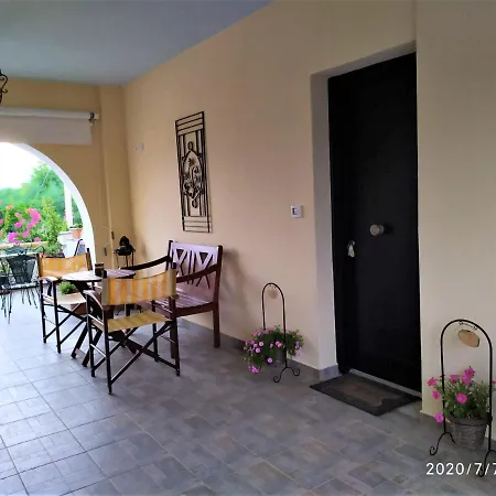Naxos Seaside Retreat - Akti Bright Escape Apartman *