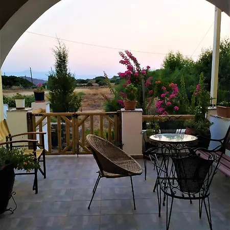 Naxos Seaside Retreat - Akti Bright Escape Apartman *